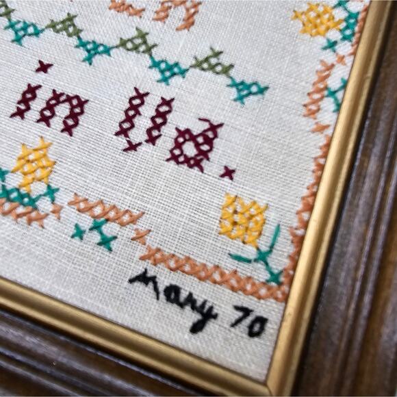 Vintage Colonial Williamsburg Framed Cross Stitch Set of 2 - Picture 4 of 13